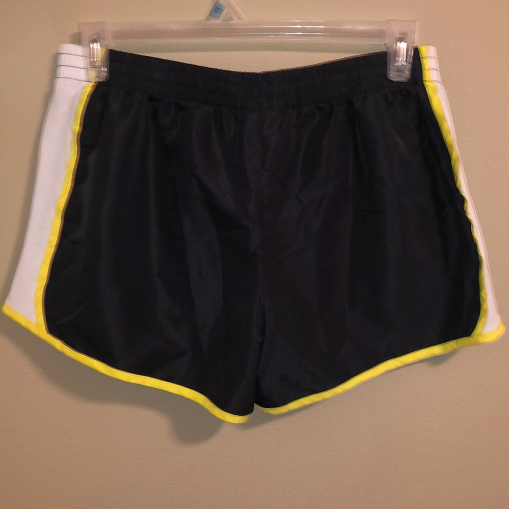 Athletic shorts - Picture 3 of 3